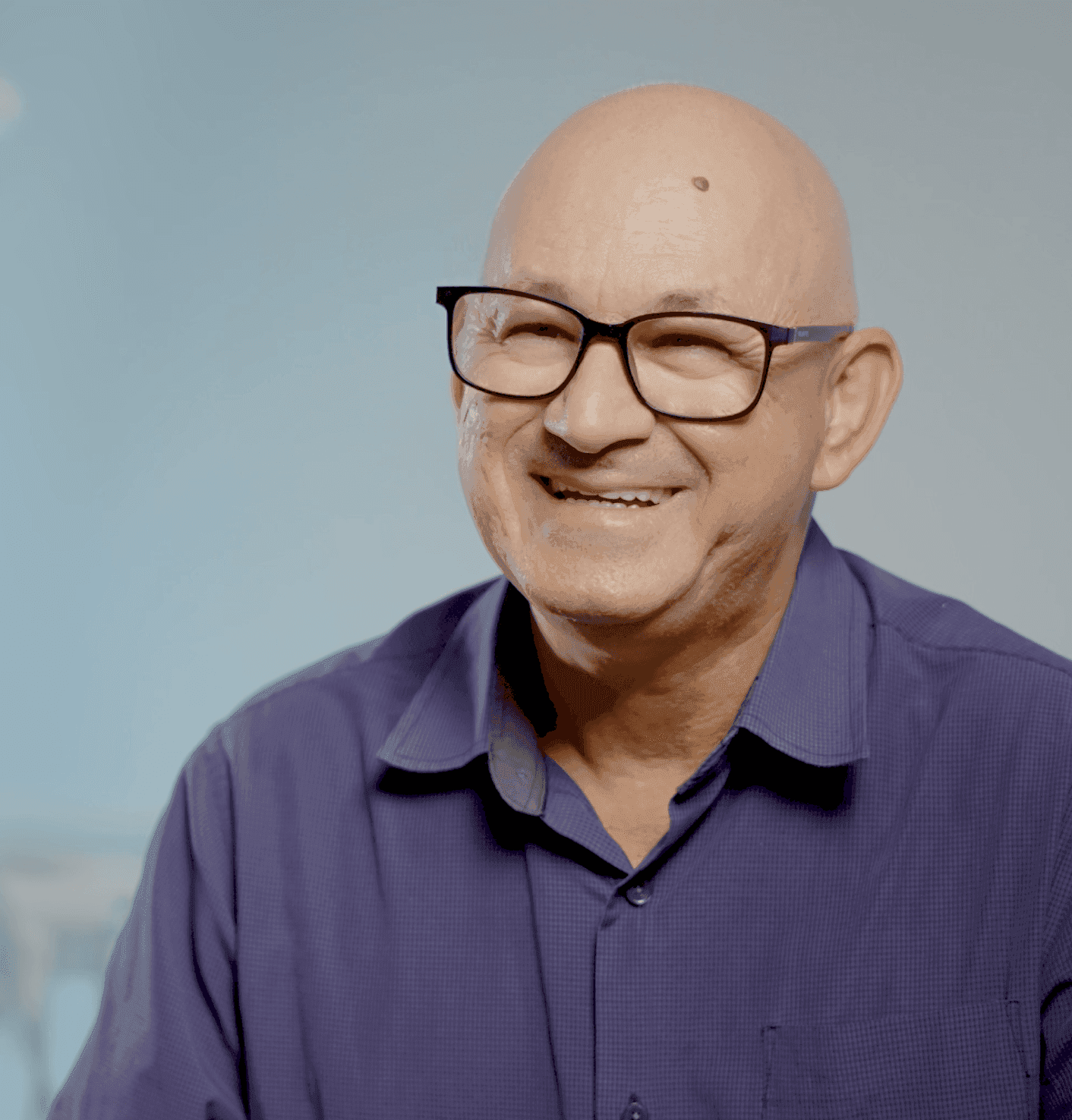 Paciente da OdontoMil com sorriso restaurado